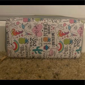 This is a wallet with unicorns